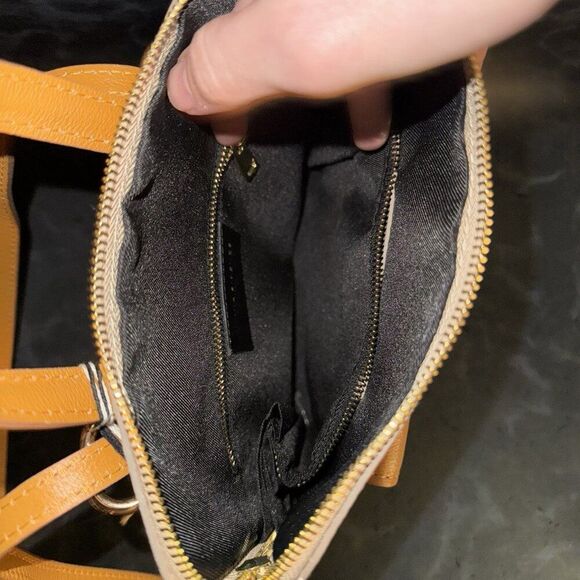 NWT DIVINA FIRENZE Kitty Latte And Honey Leather Backpack Purse Made in Italy - Picture 7 of 9